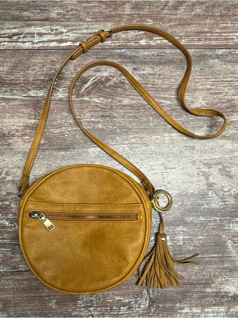 Antik Kraft Tan Round Circle Crossbody Tassel Accent Leather Boho Chic Purse Bag